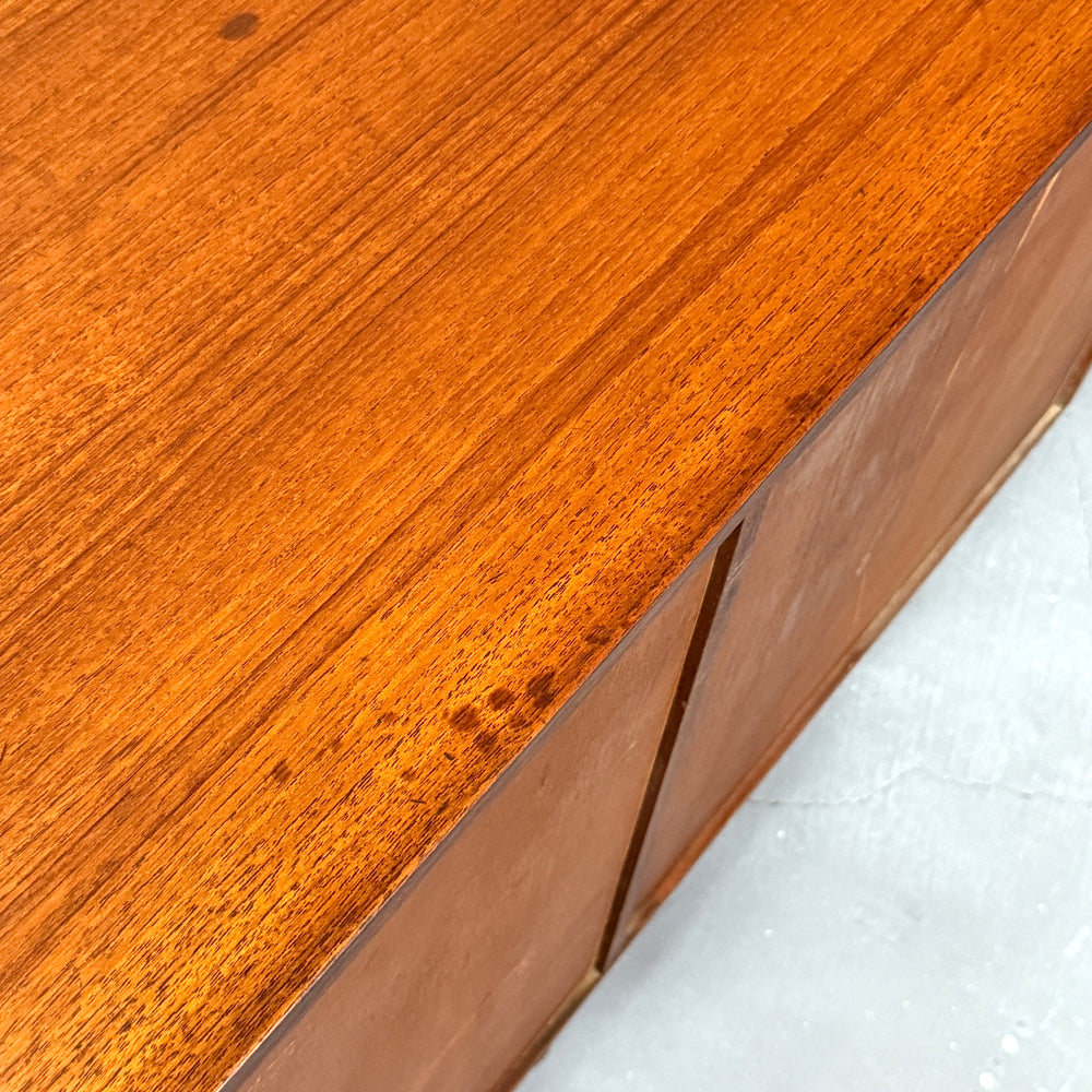
                      
                        A.H.McINTOSH(マッキントッシュ) /  DUNVEGAN Sideboard (401)
                      
                    