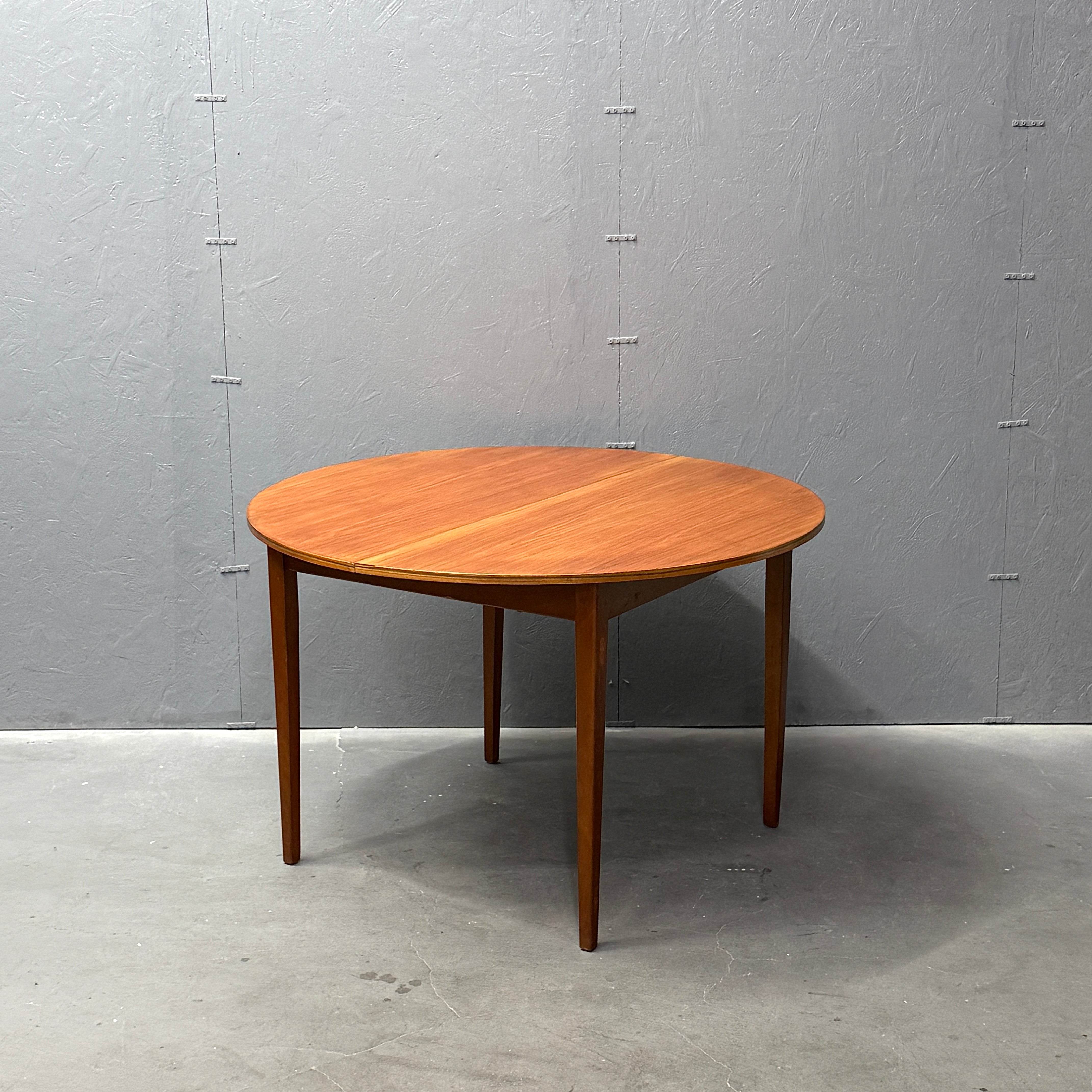 ダイニングテーブル – NONOR FURNITURE