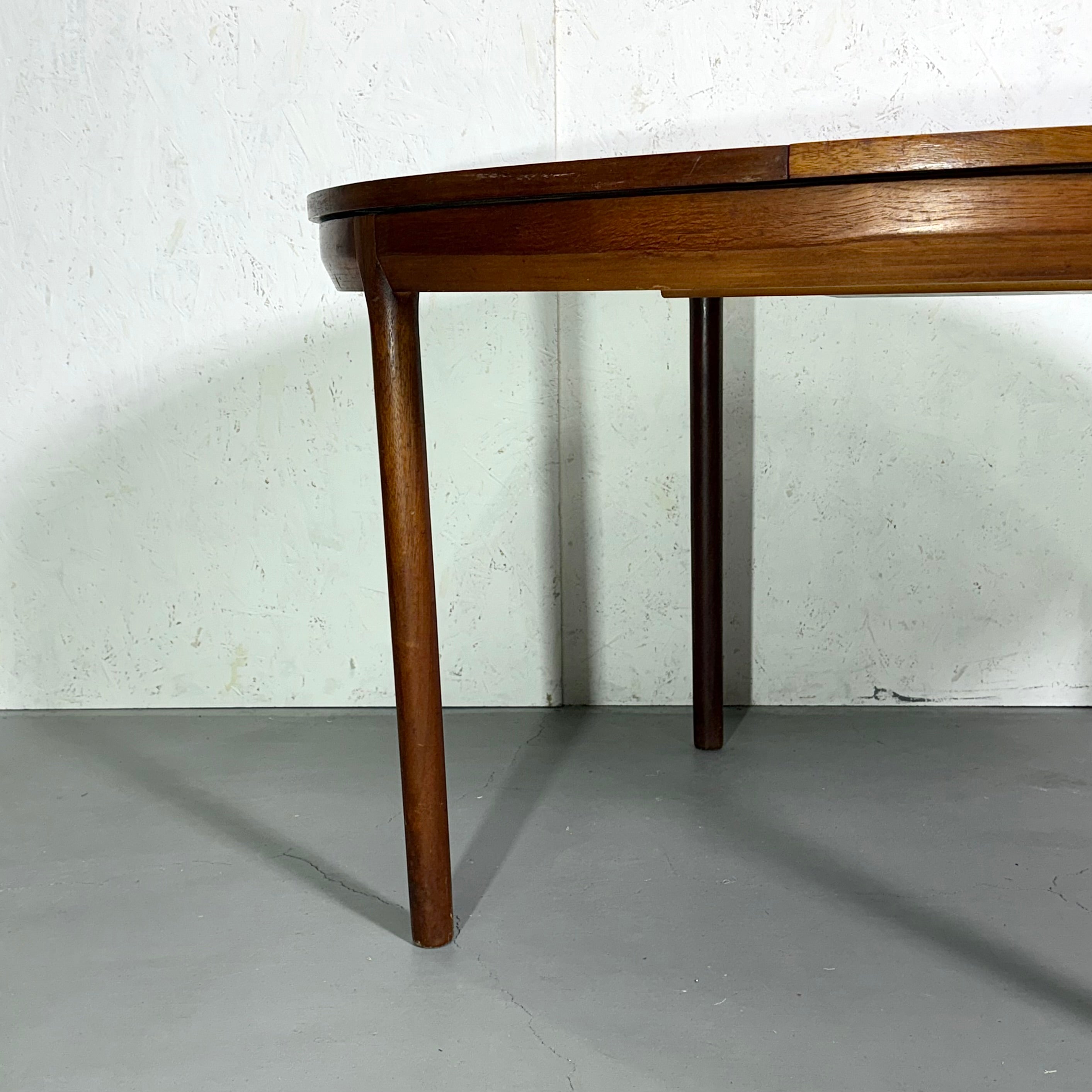 WHITE & NEWTON(ホワイトアンドニュートン) / オーバルダイニング