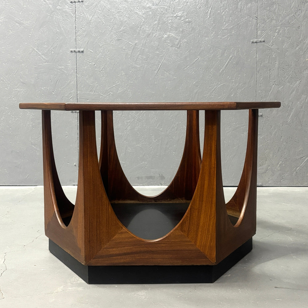 
                      
                        G-PLAN(ジープラン) /HEXAGONAL COFFEE TABLE ヘキサゴナル コーヒーテーブル (401)
                      
                    