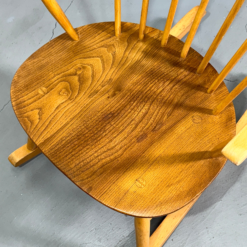
                      
                        ERCOL(アーコール) COWHORN ROCKING CHAIR / カウホーン ロッキングチェア (301)
                      
                    