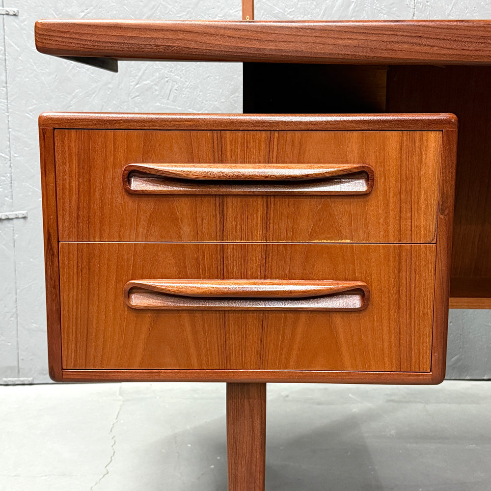 
                      
                        G-PLAN(ジープラン) / DRESSER ドレッサー (501)
                      
                    