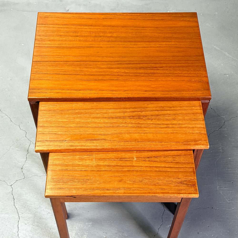 
                      
                        A.H.McINTOSH(マッキントッシュ) / Nest table ネストテーブル (401)
                      
                    