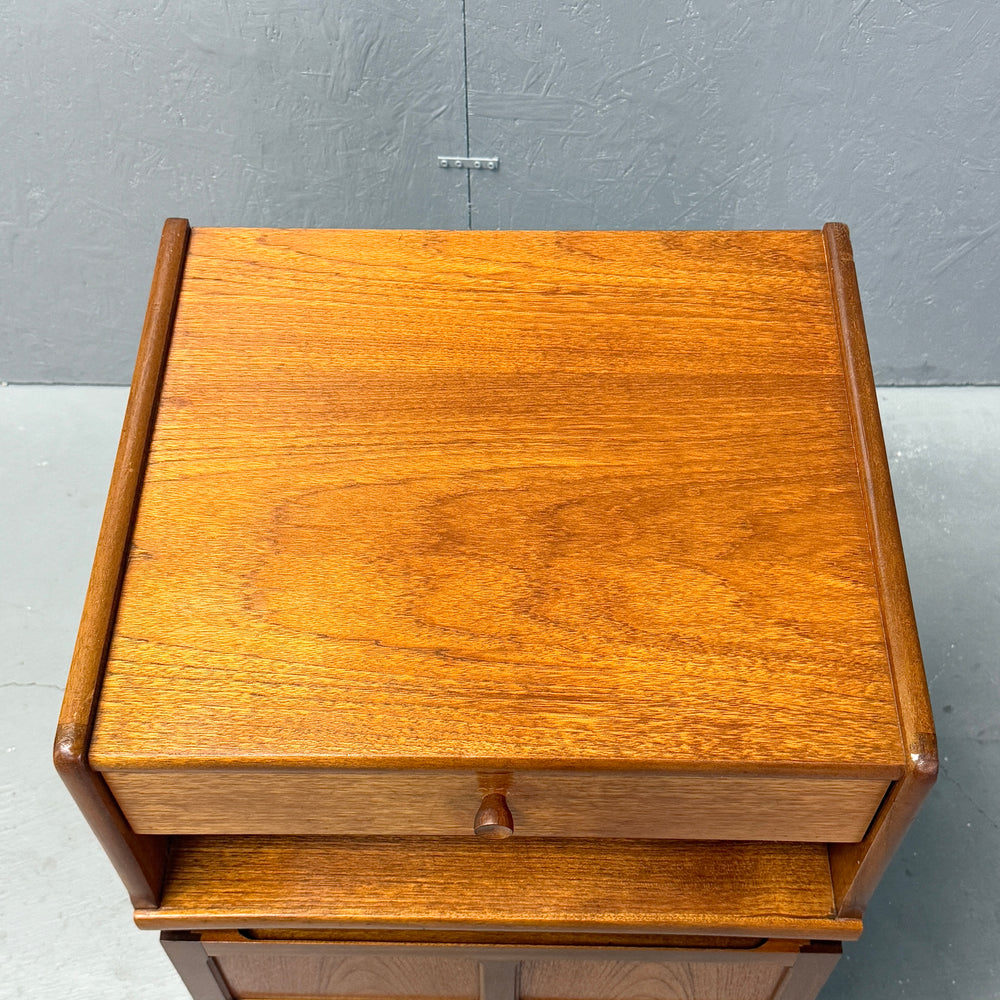 
                      
                        Nathan(ネイサン) / VINTAGE Small Cabinet
                      
                    