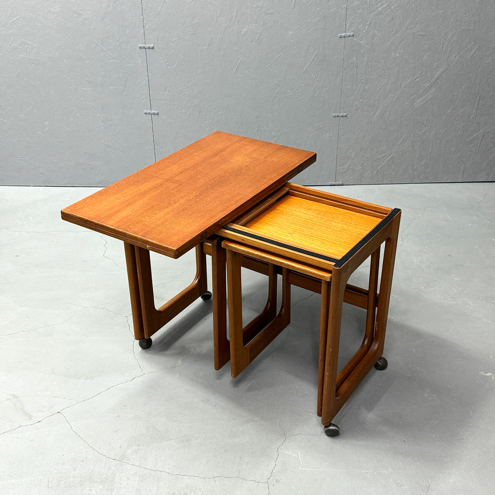 
                      
                        A.H.McINTOSH(マッキントッシュ) / Nest table ネストテーブル (402)
                      
                    