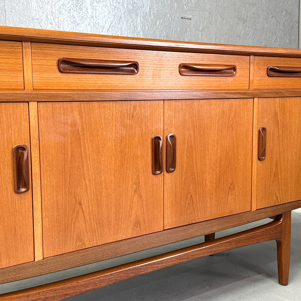 
                      
                        G-PLAN(ジープラン) / Fresco Sideboard フレスコ サイドボード (501)
                      
                    