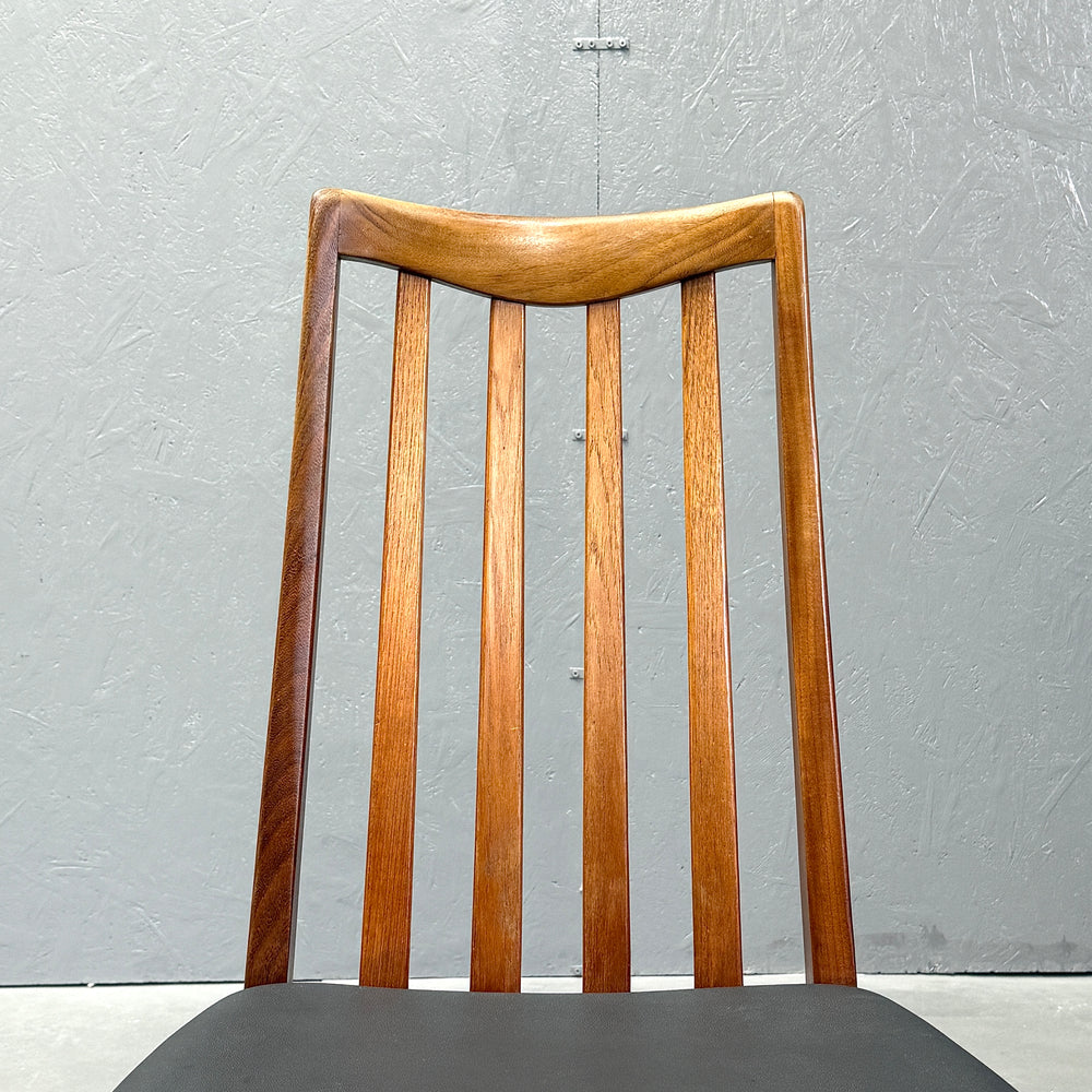 
                      
                        G-PLAN(ジープラン) / DINING CHAIR スラットバックチェア (401)
                      
                    