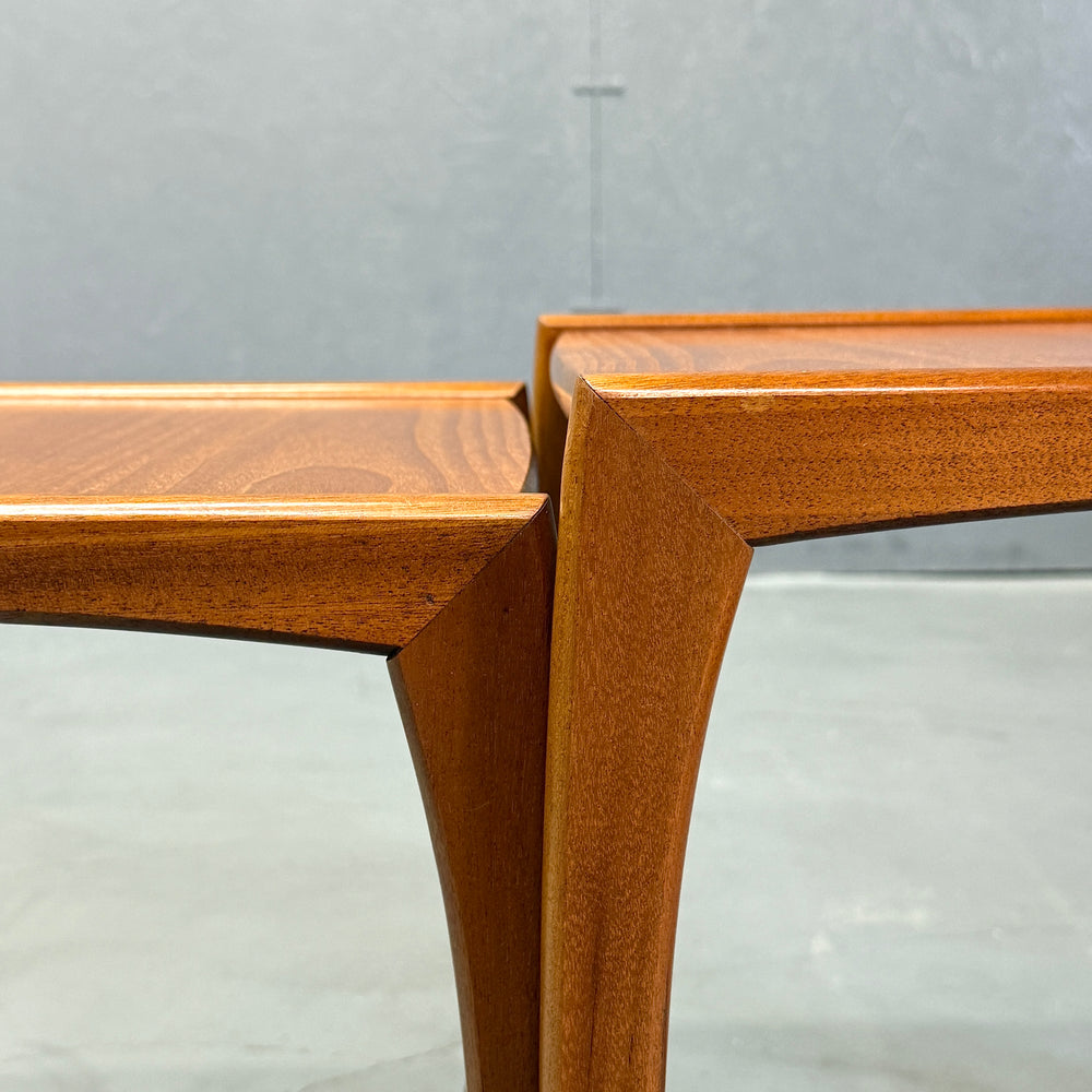 
                      
                        Teak Nest of Tables チーク ネストテーブル
                      
                    