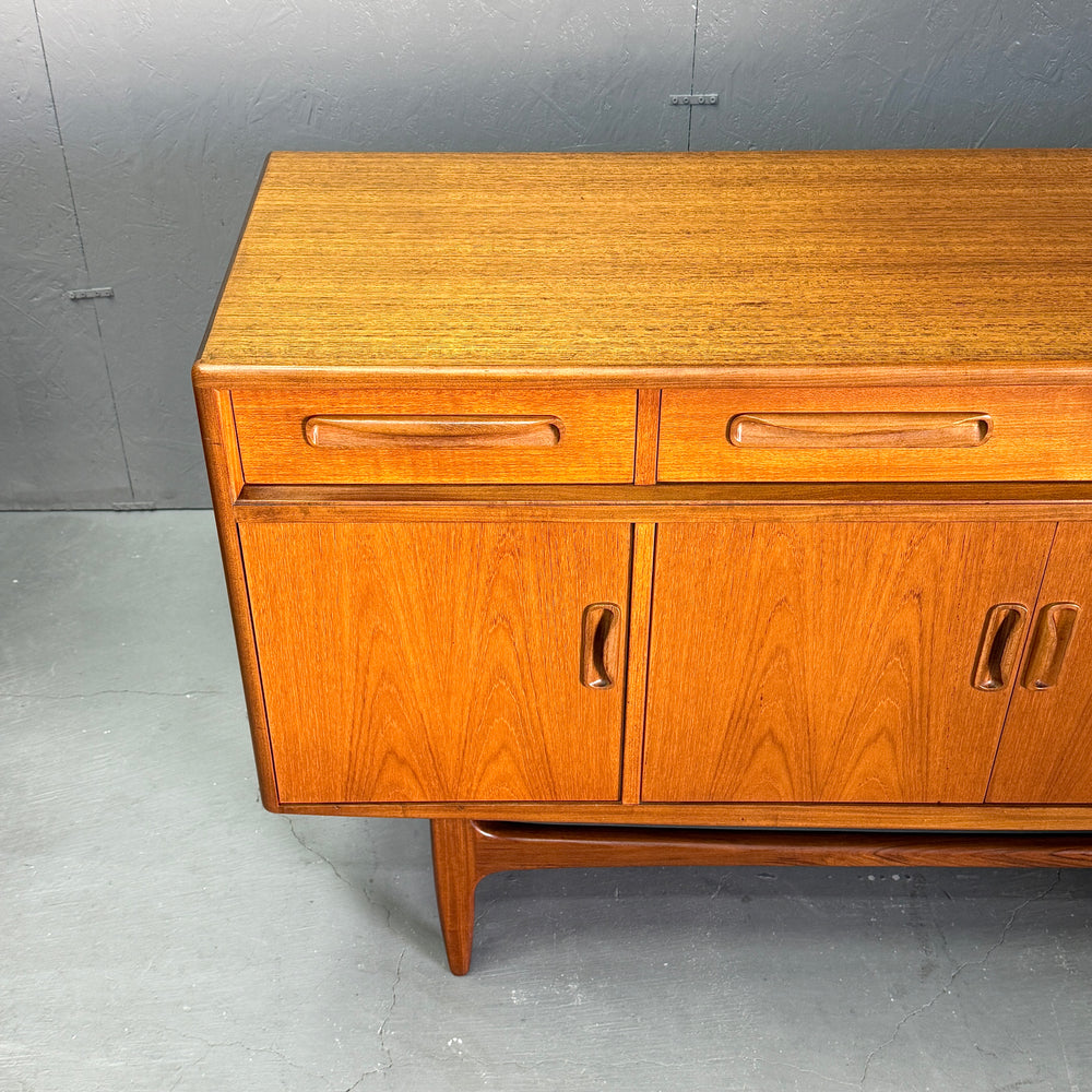 
                      
                        G-PLAN(ジープラン) / Fresco Sideboard フレスコ サイドボード (503)
                      
                    