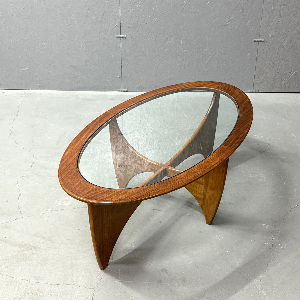 
                      
                        G-PLAN(ジープラン) / Astro oval coffee table アストロ オーバルコーヒーテーブル (501)
                      
                    