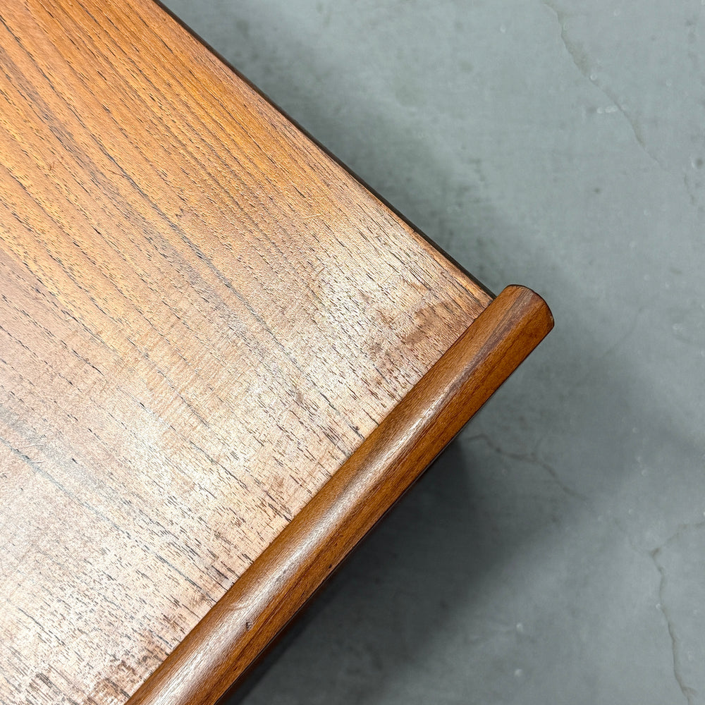 
                      
                        G-PLAN(ジープラン) / QUADRILLE NEST TABLE クアドリル ネストテーブル (401)
                      
                    