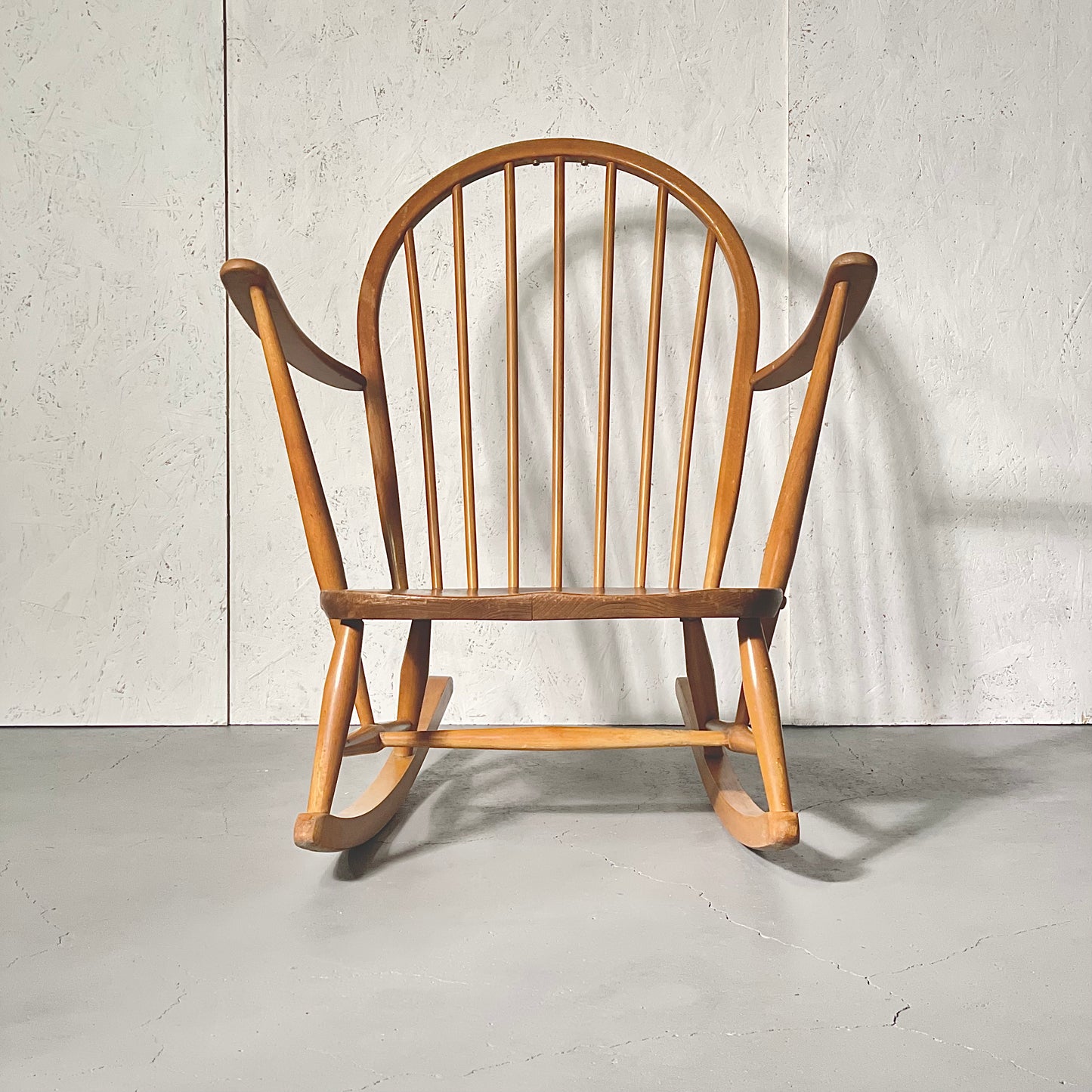 ERCOL(アーコール) GRAND MOTHERS ROCKING CHAIR / グランドマザーズロッキングチェア – NONOR  FURNITURE