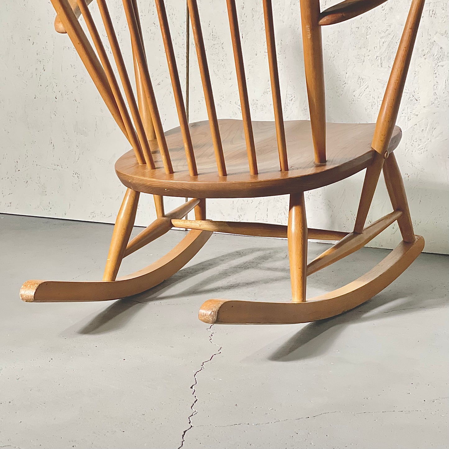 希少 アーコール/ERCOL チェアメイカーズ ロッキングチェア 英国ウィンザー 希少 アーコール/ERCOL チェアメイカーズ ロッキングチェア 英国