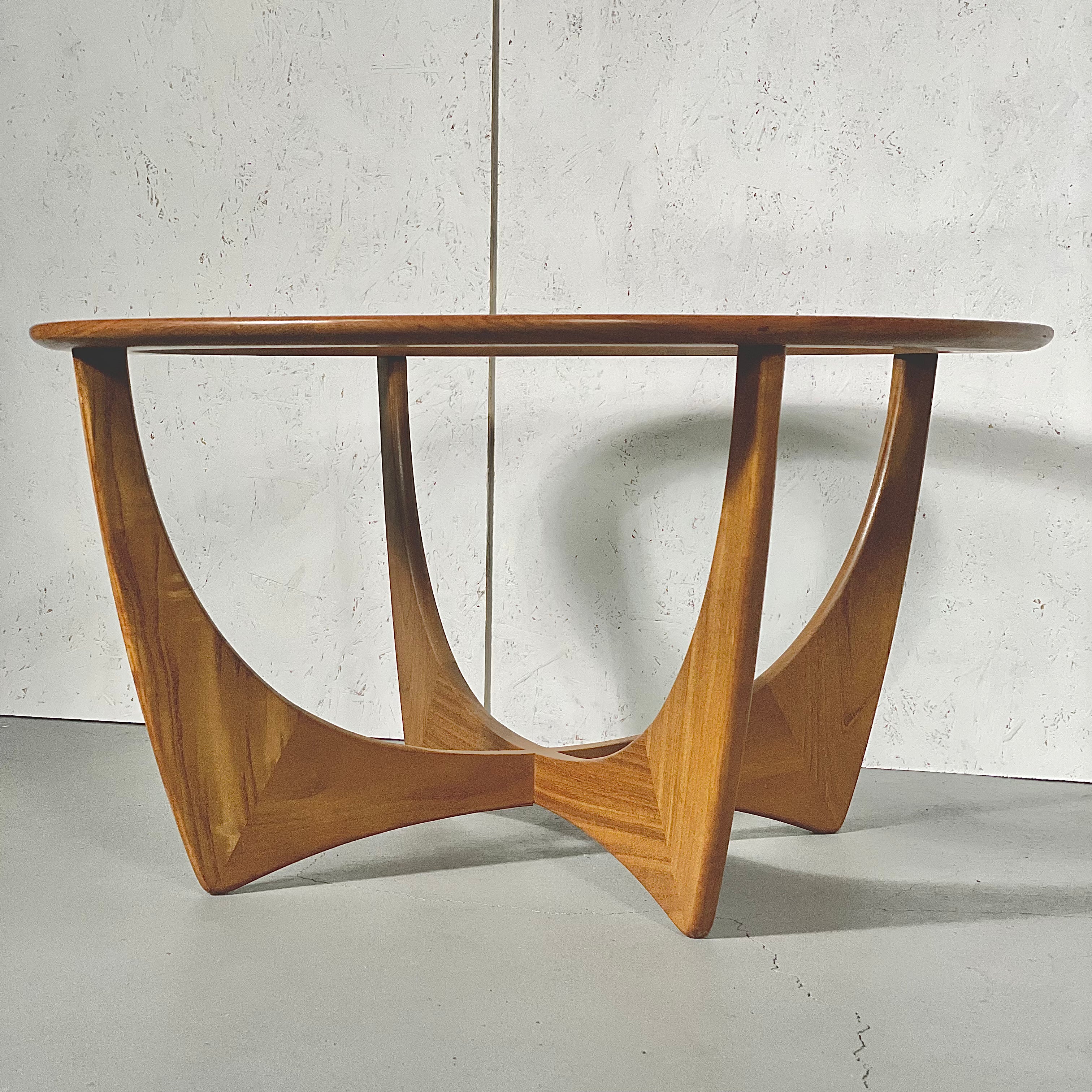 G-PLAN(ジープラン) / アストロ ネストテーブル (401) G-PLAN(ジープラン) / アストロ ネストテーブル (401) - メルカリ