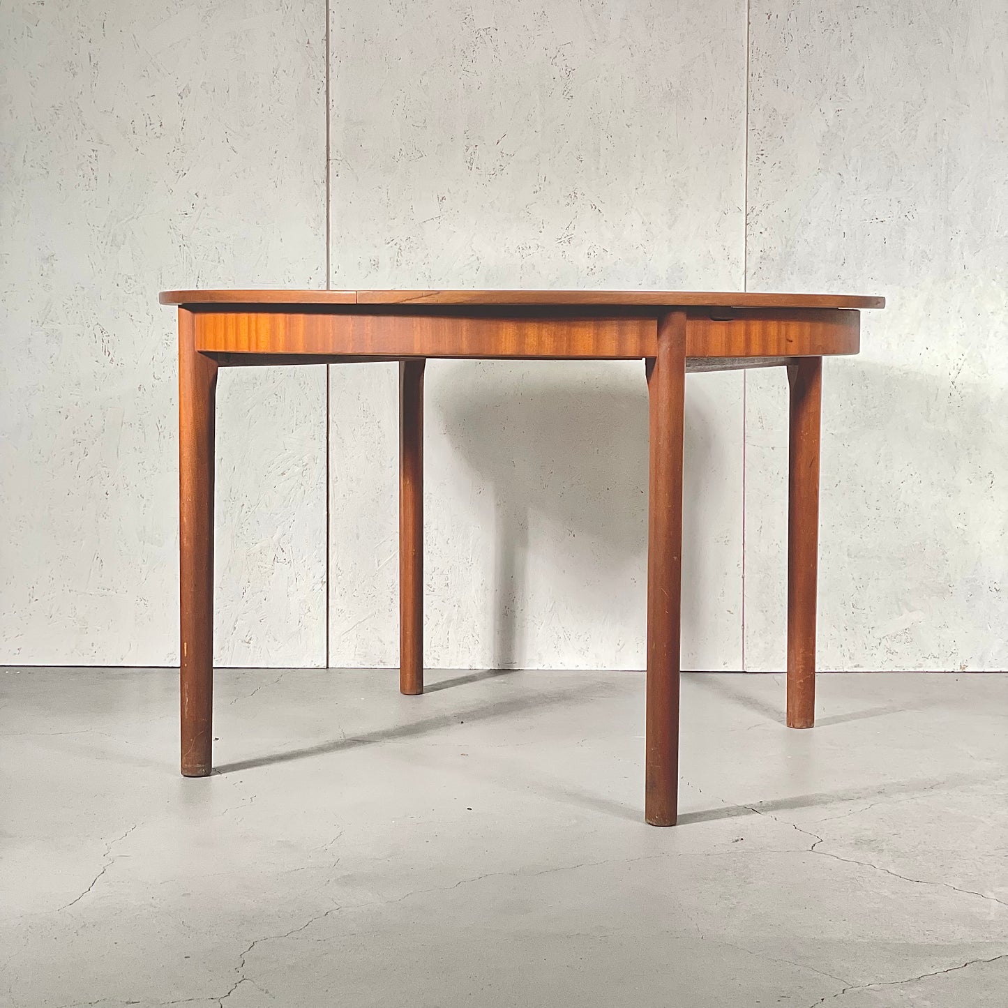 A.H.McINTOSH(マッキントッシュ) / ROUND TABLE ラウンドエクステンションテーブル (1) – NONOR FURNITURE