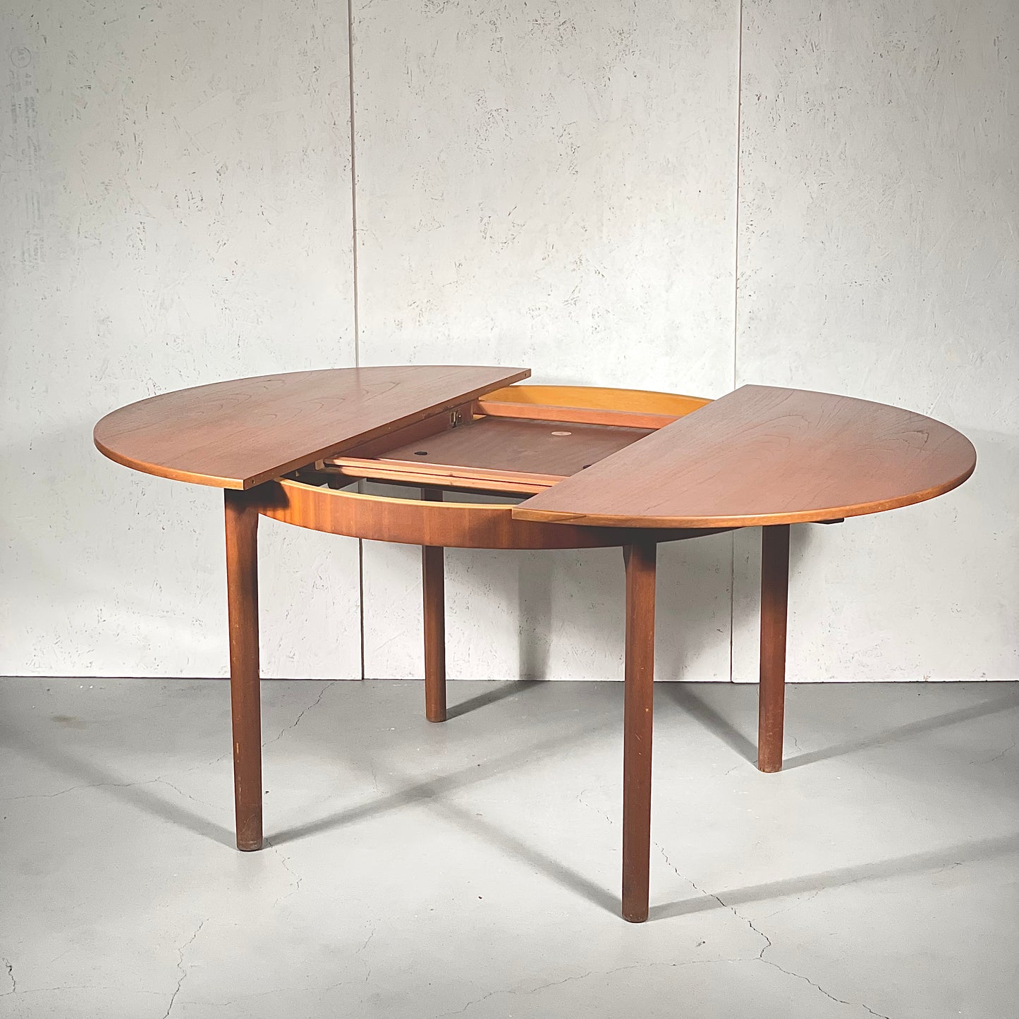 A.H.McINTOSH(マッキントッシュ) / ROUND TABLE ラウンドエクステンションテーブル (1) – NONOR FURNITURE