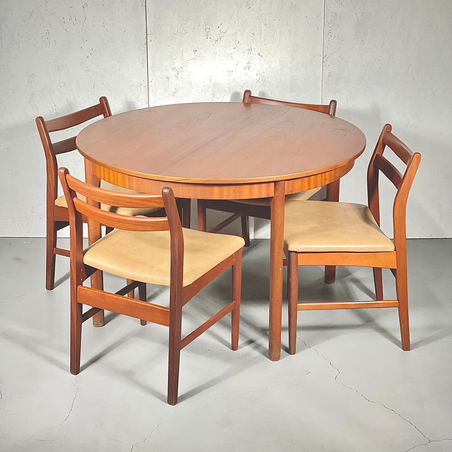 A.H.McINTOSH(マッキントッシュ) / ROUND TABLE ラウンドエクステンションテーブル (1) – NONOR FURNITURE