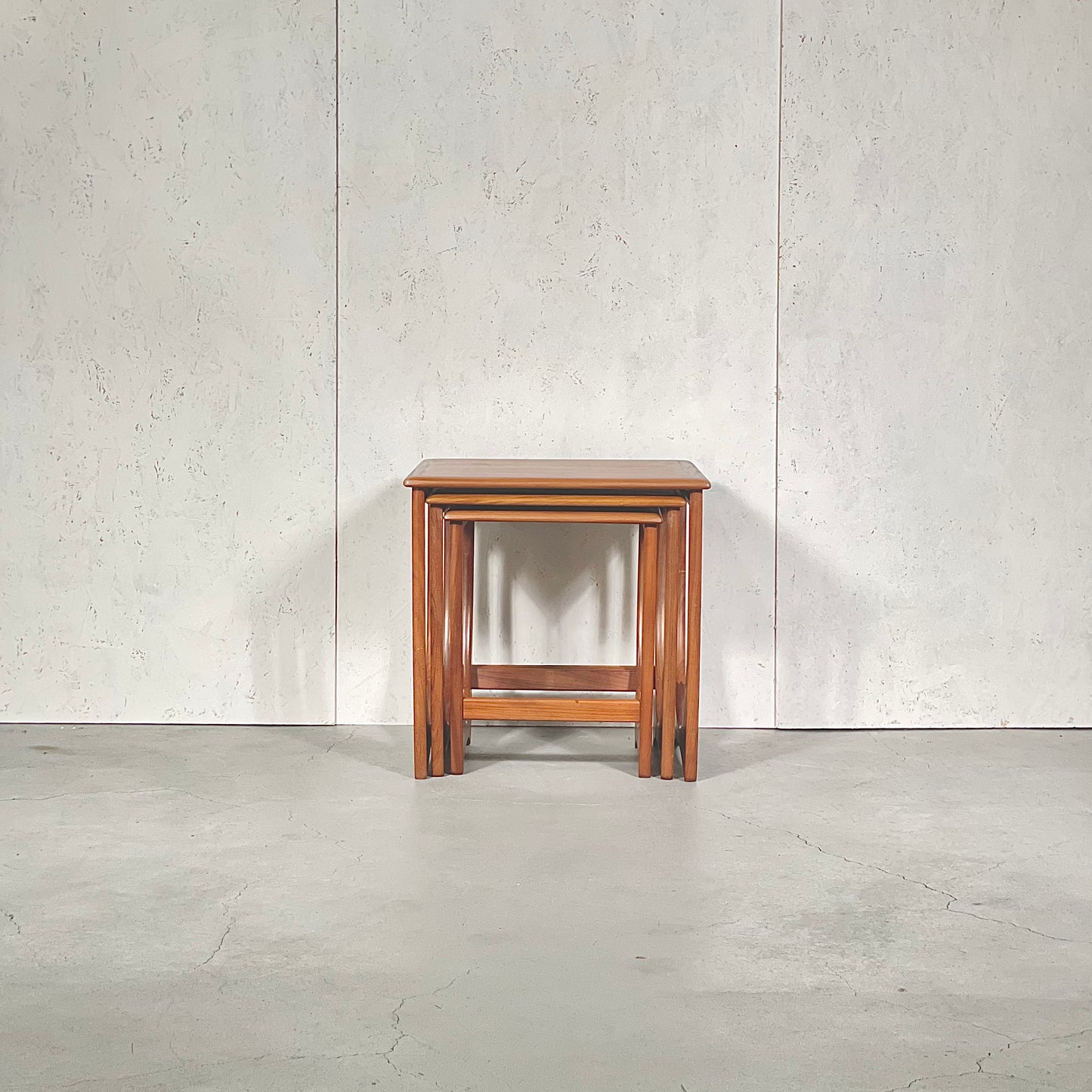 G-PLAN(ジープラン) アストロ ネストテーブル (1) G-PLAN(ジープラン) アストロ ネストテーブル (1)