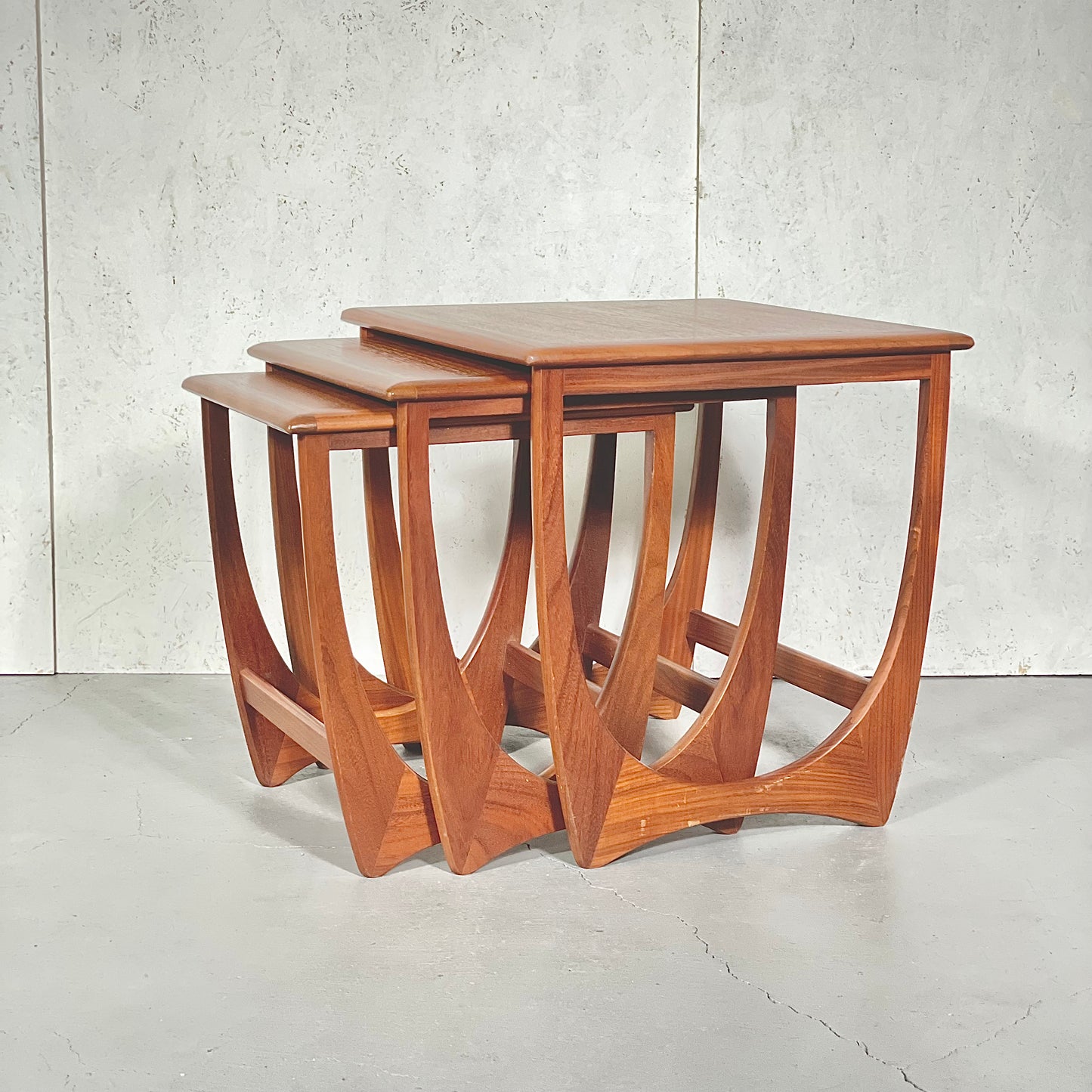 G-PLAN(ジープラン) アストロ ネストテーブル (1) G-PLAN(ジープラン) アストロ ネストテーブル (1)