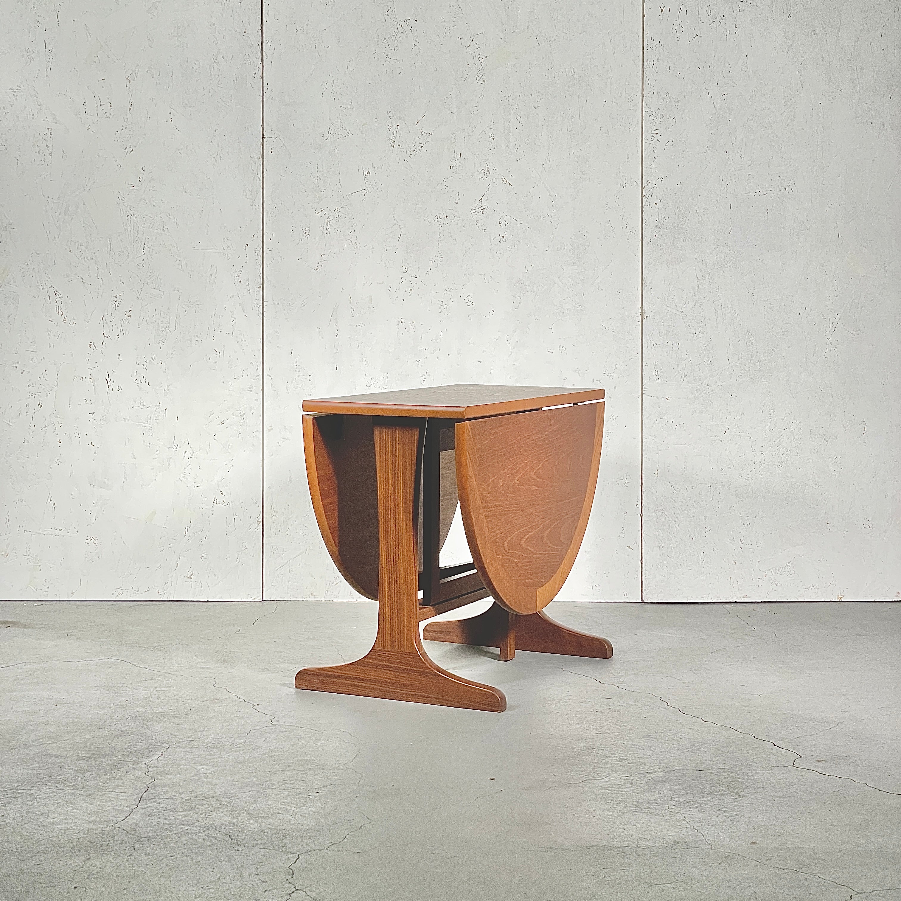 Parker Knoll(パーカーノール) /ドロップリーフ コーヒーテーブル Parker Knoll(パーカーノール) / DROP LEAF GATE LEG COFFEE